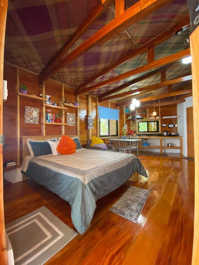 Chue&Larry'S Beachside Homestay Libagon Exterior photo